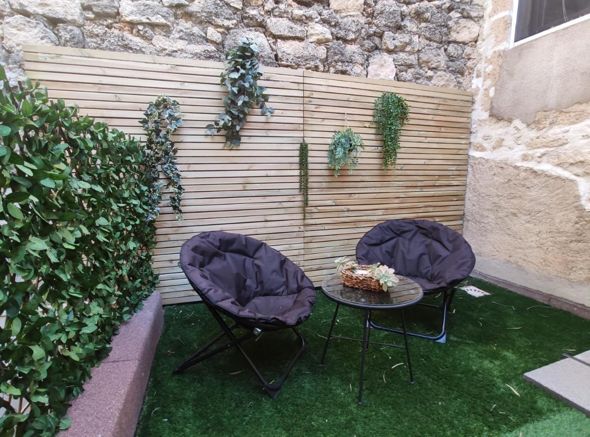 Chez Leon - Clim' & Patio - Appart Loupian Centre Εξωτερικό φωτογραφία